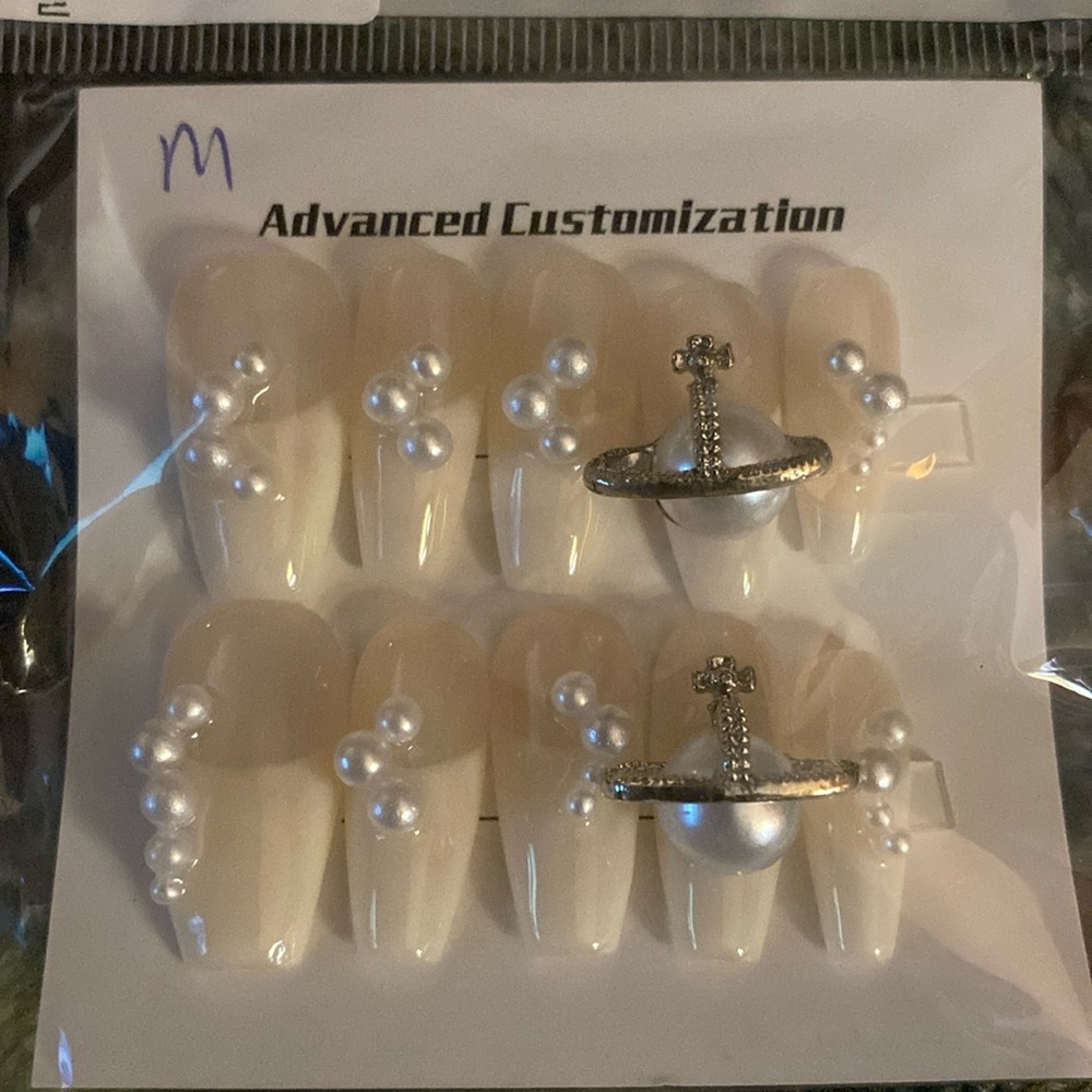 Elegant Pearl Press On Nails